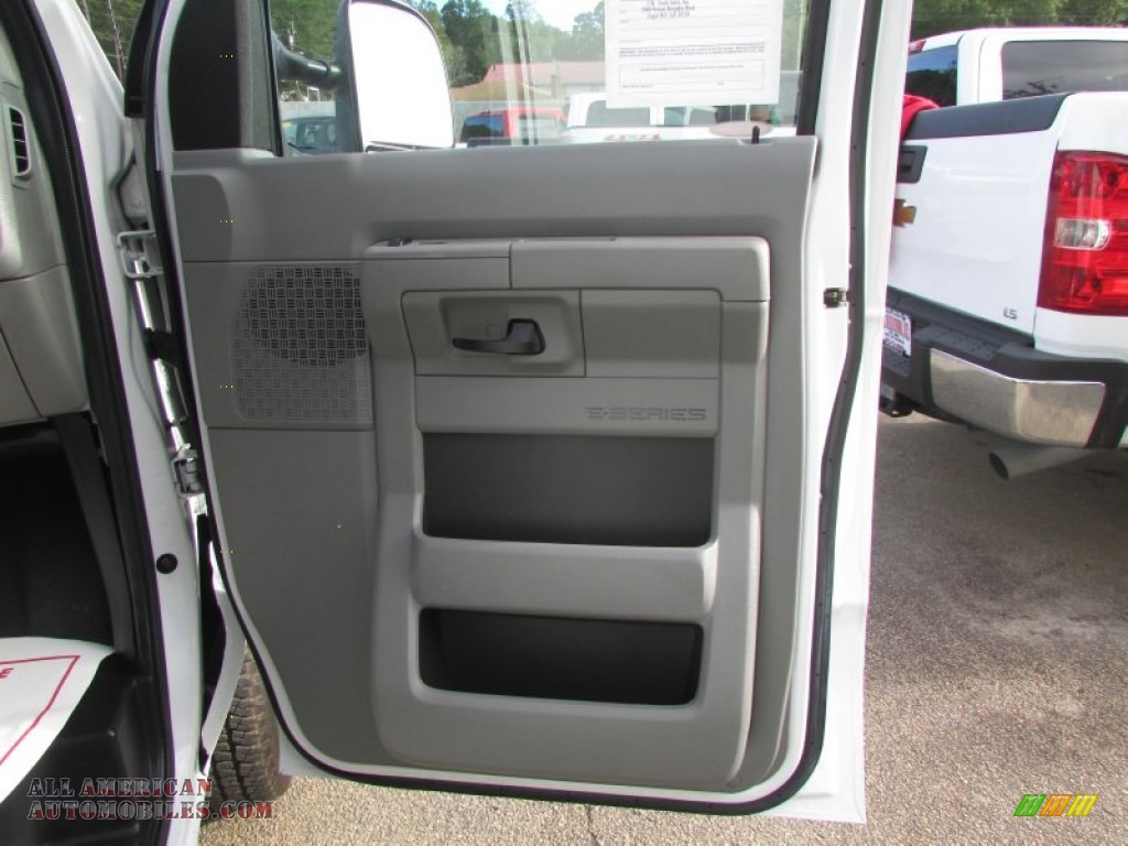 2010 E Series Van E150 Commercial - Oxford White / Medium Flint photo #22