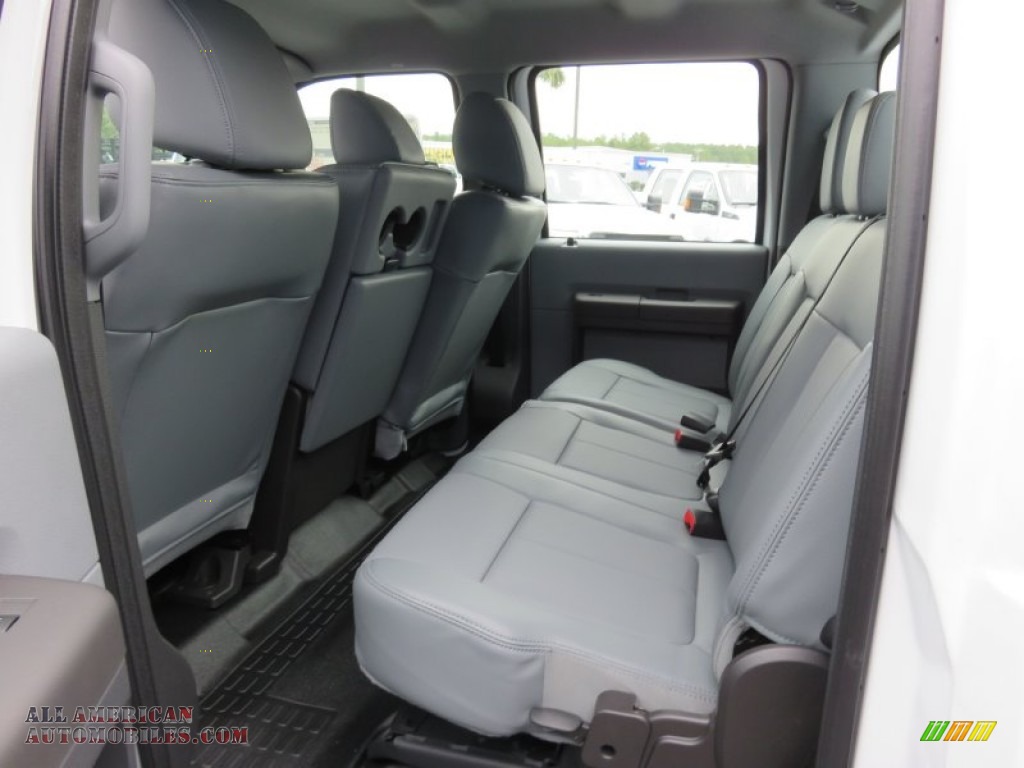 2016 F550 Super Duty XL Crew Cab Chassis Utility - Oxford White / Steel photo #12
