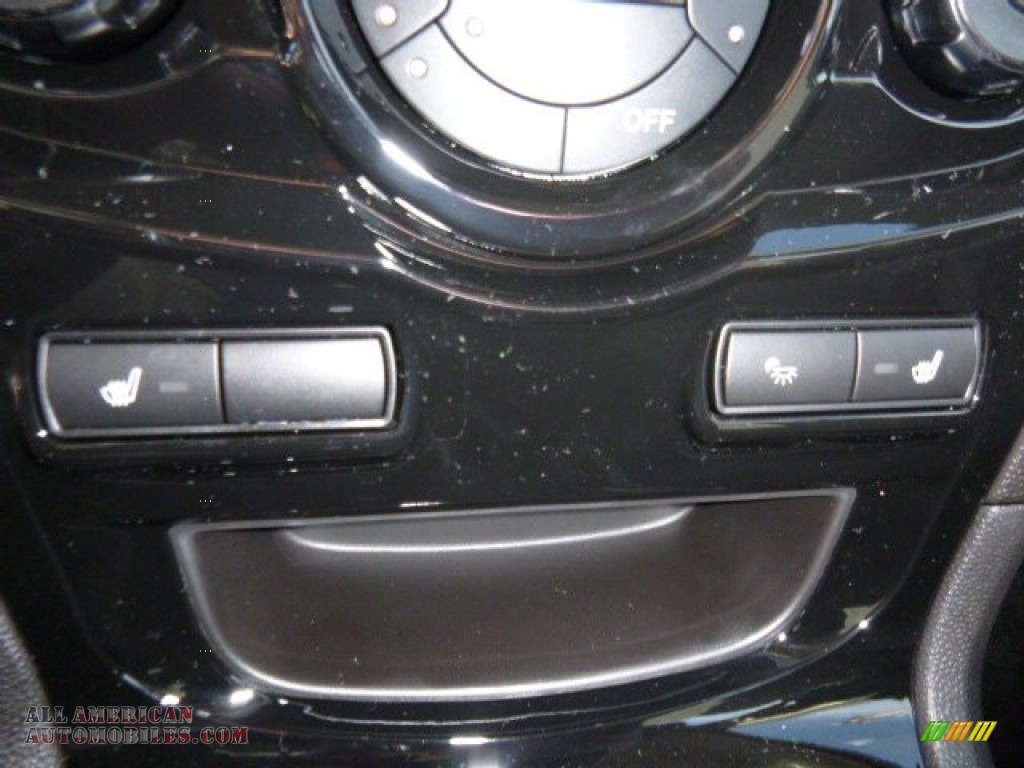 2016 Fiesta SE Sedan - Magnetic Metallic / Charcoal Black photo #14