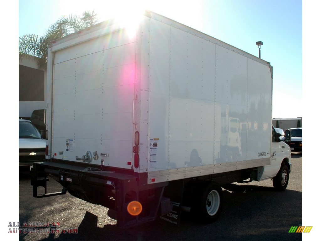 2013 E Series Cutaway E350 Moving Truck - Oxford White / Medium Flint photo #3