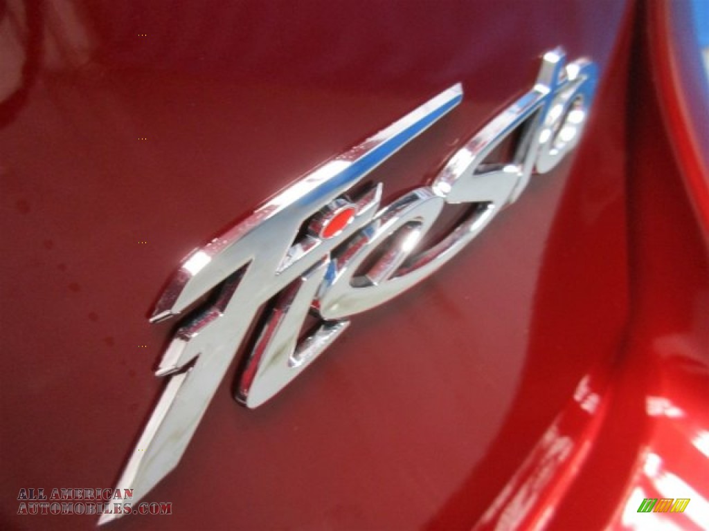 2016 Fiesta SE Sedan - Ruby Red Metallic / Charcoal Black photo #7