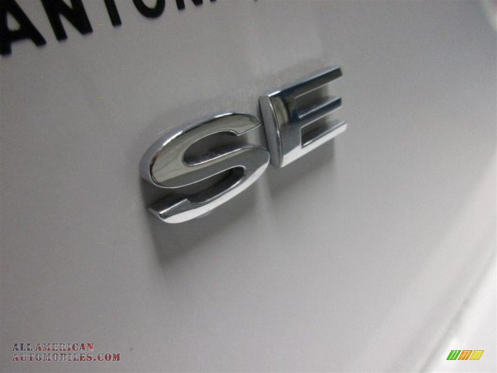 2016 Fiesta SE Sedan - Oxford White / Medium Light Stone photo #7