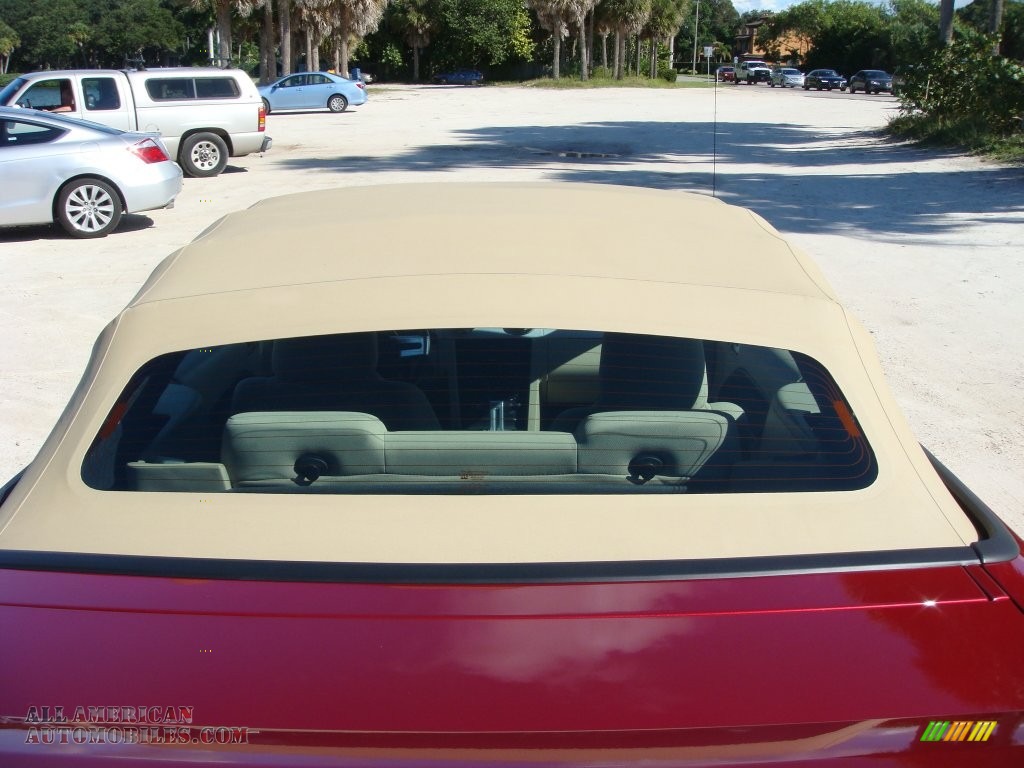 2006 Mustang V6 Premium Convertible - Redfire Metallic / Light Parchment photo #25