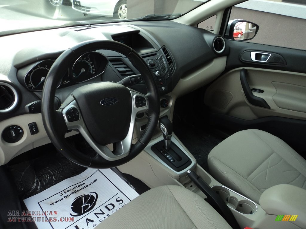 2014 Fiesta SE Hatchback - Ingot Silver / Medium Light Stone photo #6
