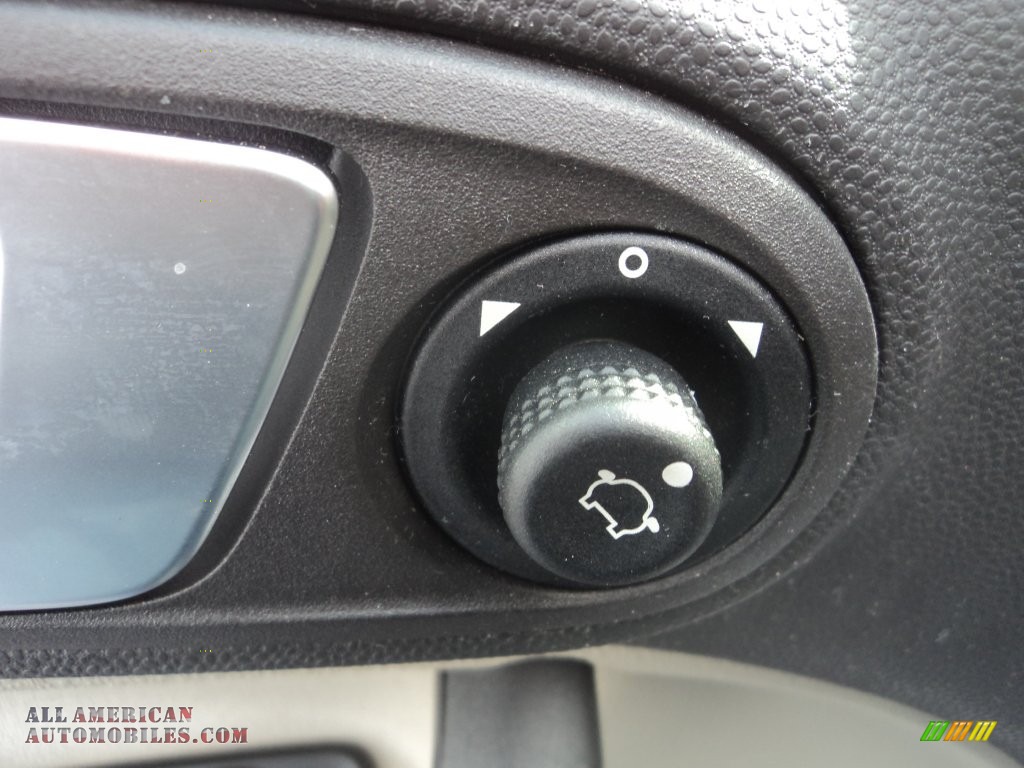 2014 Fiesta SE Hatchback - Ingot Silver / Medium Light Stone photo #10