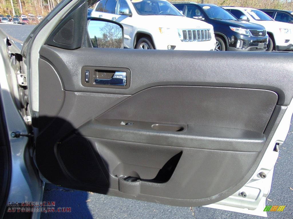 2007 Fusion SE V6 AWD - Silver Birch Metallic / Charcoal Black photo #17