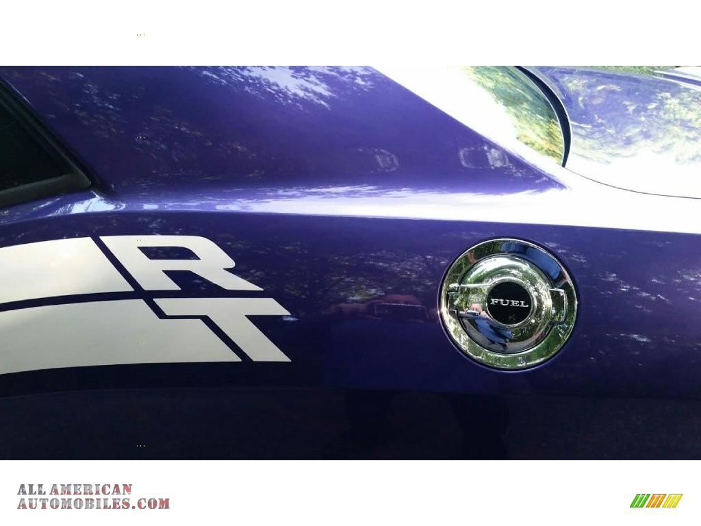 2010 Challenger R/T Classic Furious Fuchsia Edition - Plum Crazy Purple Pearl / Dark Slate Gray photo #26