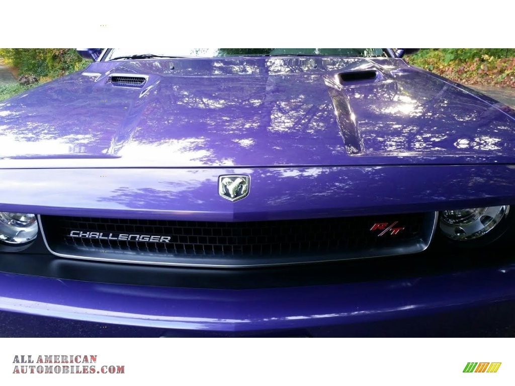 2010 Challenger R/T Classic Furious Fuchsia Edition - Plum Crazy Purple Pearl / Dark Slate Gray photo #27