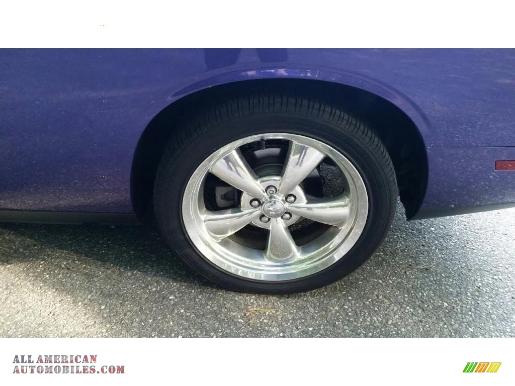 2010 Challenger R/T Classic Furious Fuchsia Edition - Plum Crazy Purple Pearl / Dark Slate Gray photo #37