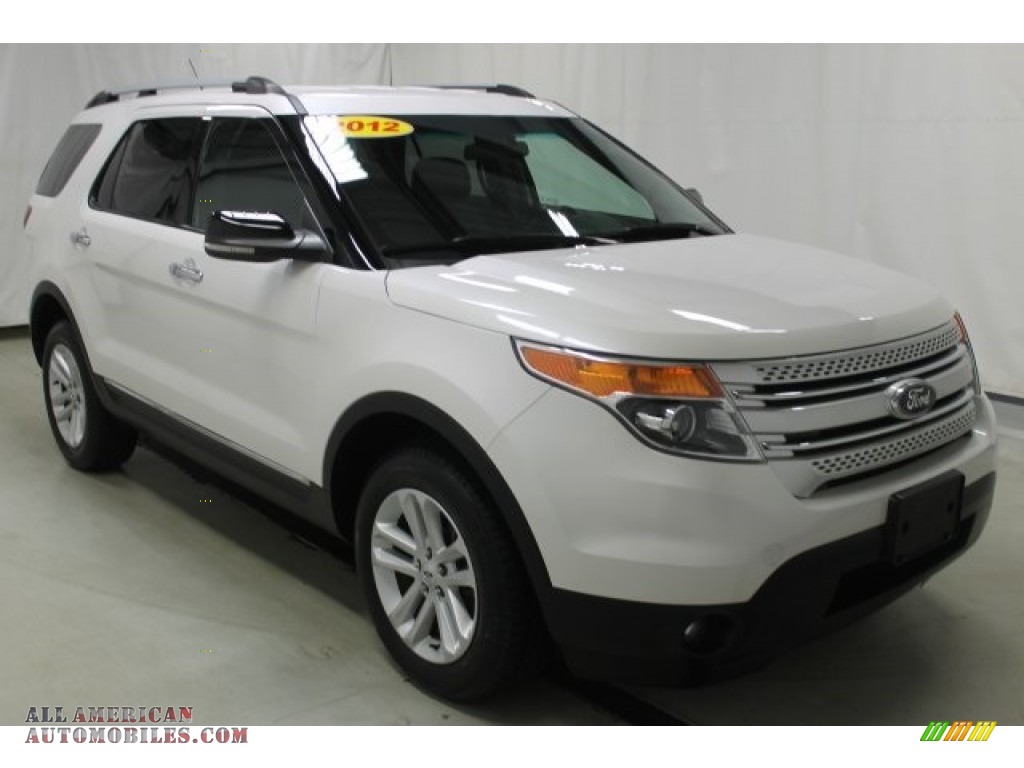 White Suede / Charcoal Black Ford Explorer XLT 4WD