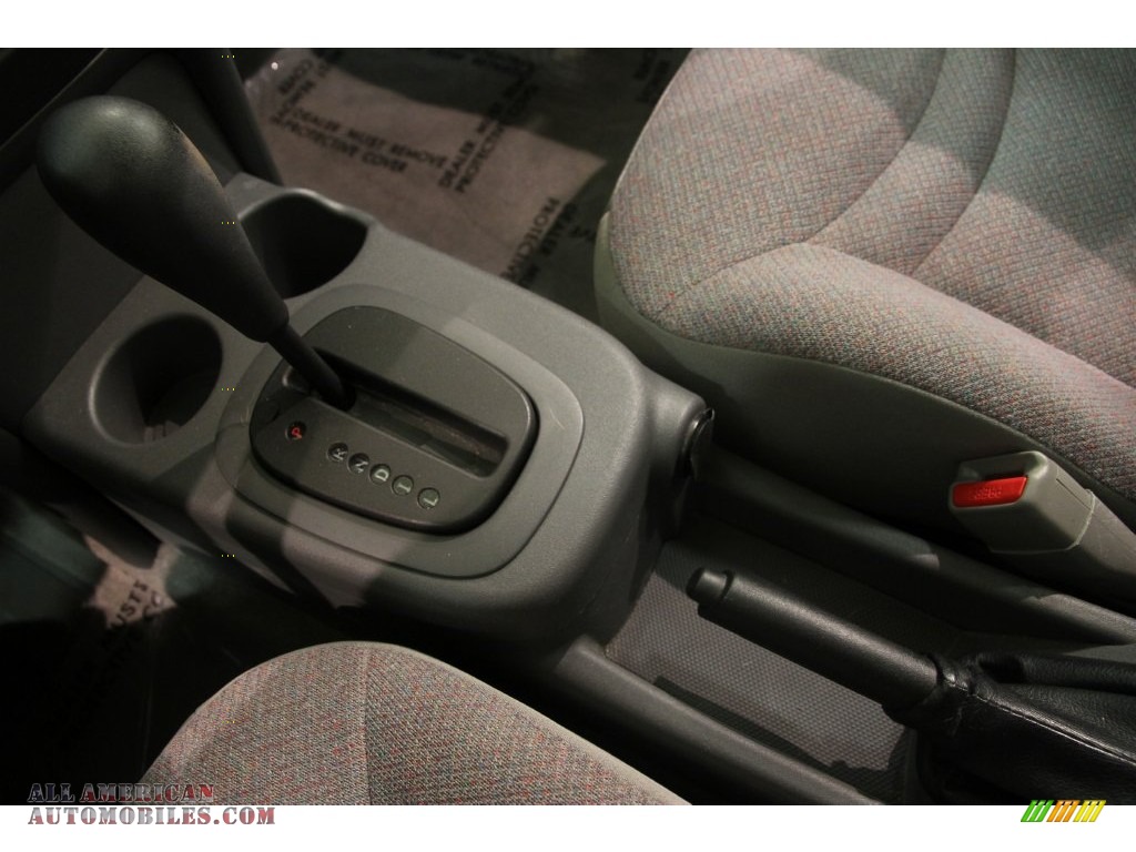 2003 ION 1 Sedan - Cranberry / Gray photo #9