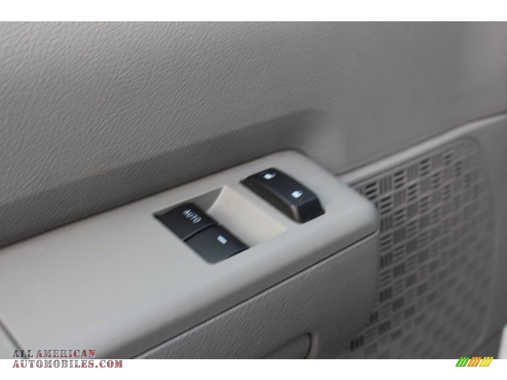 2012 E Series Van E350 XLT Extended Passenger - Oxford White / Medium Flint photo #35
