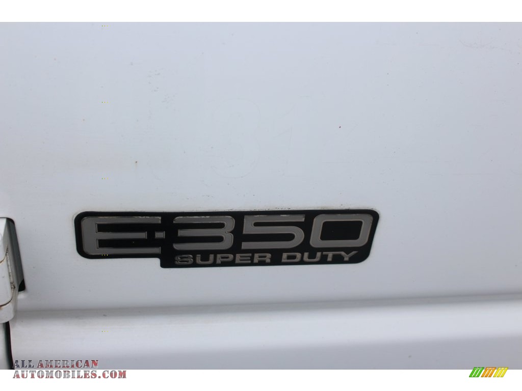 2003 E Series Van E350 Super Duty Commercial - Oxford White / Medium Flint photo #24