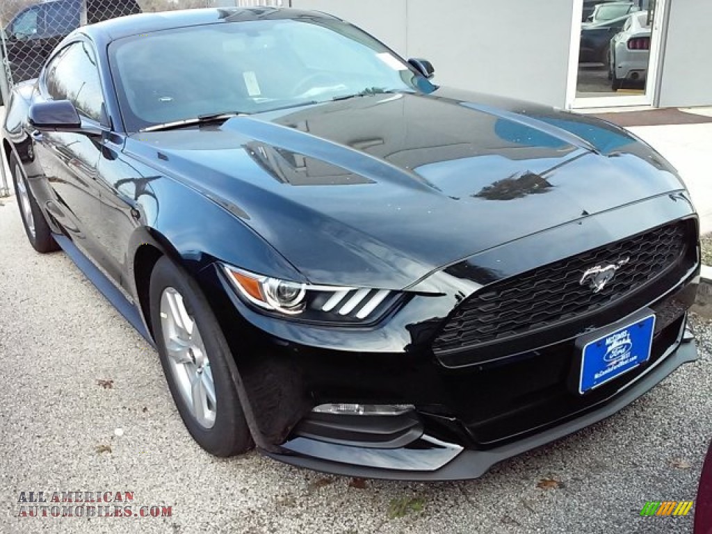 Shadow Black / Ebony Ford Mustang V6 Coupe