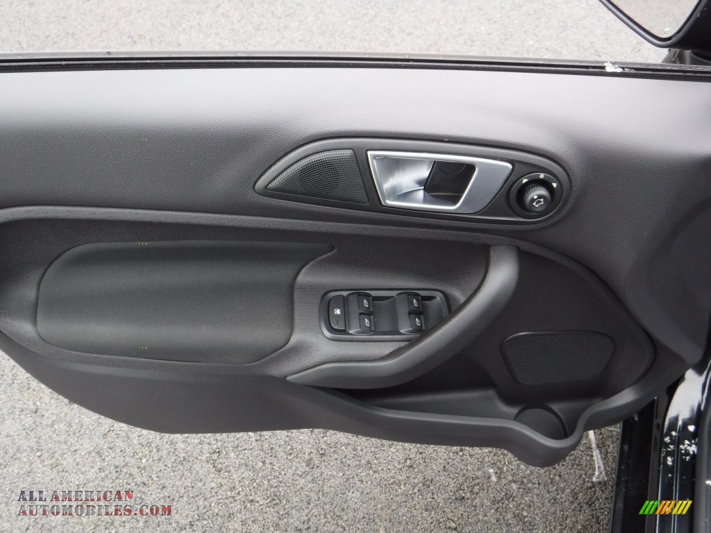 2015 Fiesta SE Hatchback - Tuxedo Black Metallic / Charcoal Black photo #13