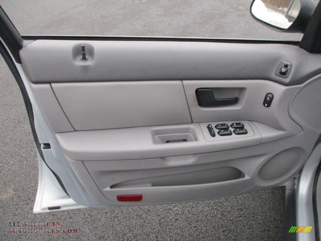 2005 Sable GS Sedan - Silver Frost Metallic / Medium Graphite photo #15