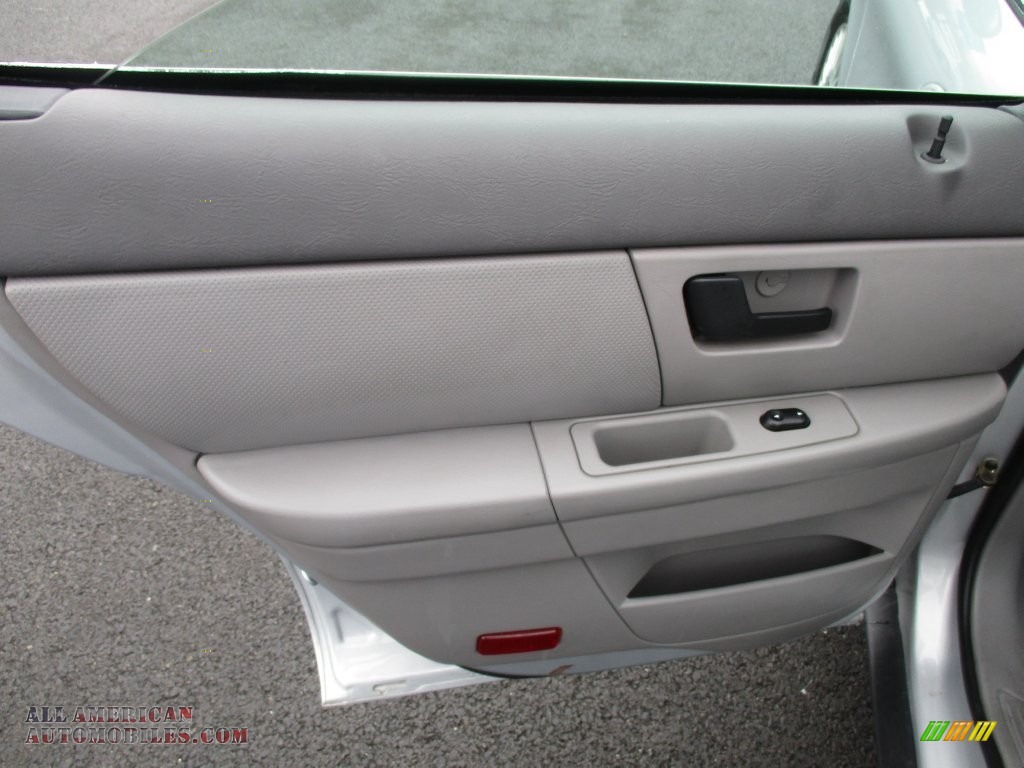 2005 Sable GS Sedan - Silver Frost Metallic / Medium Graphite photo #22