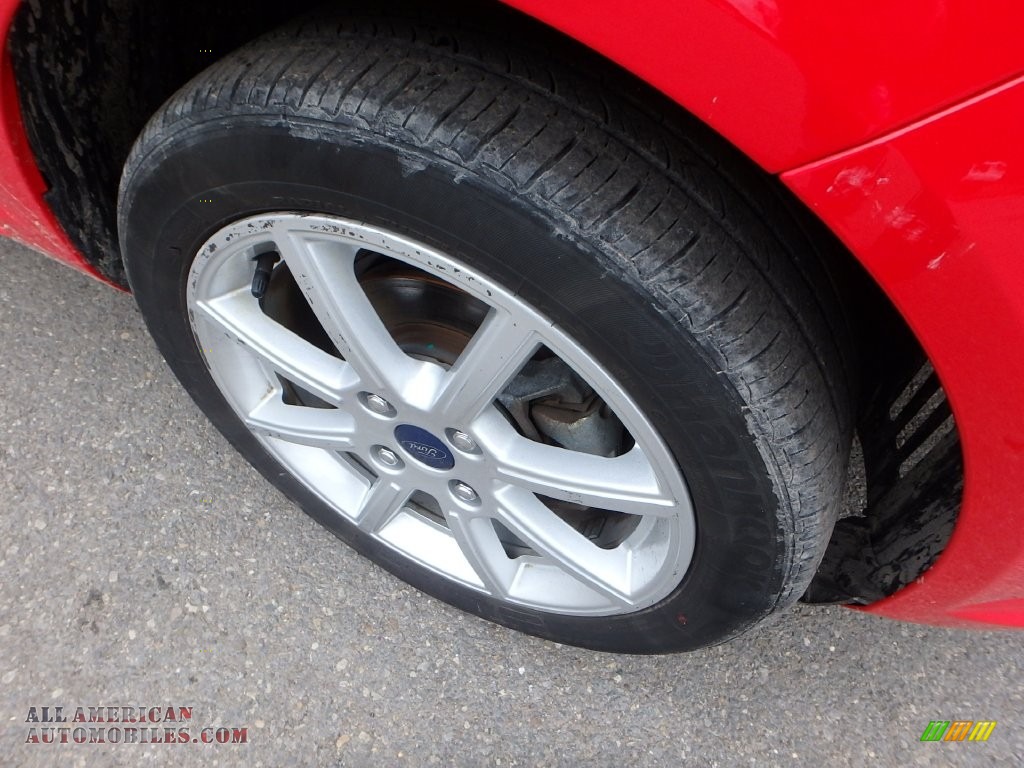 2015 Fiesta SE Hatchback - Race Red / Charcoal Black photo #4