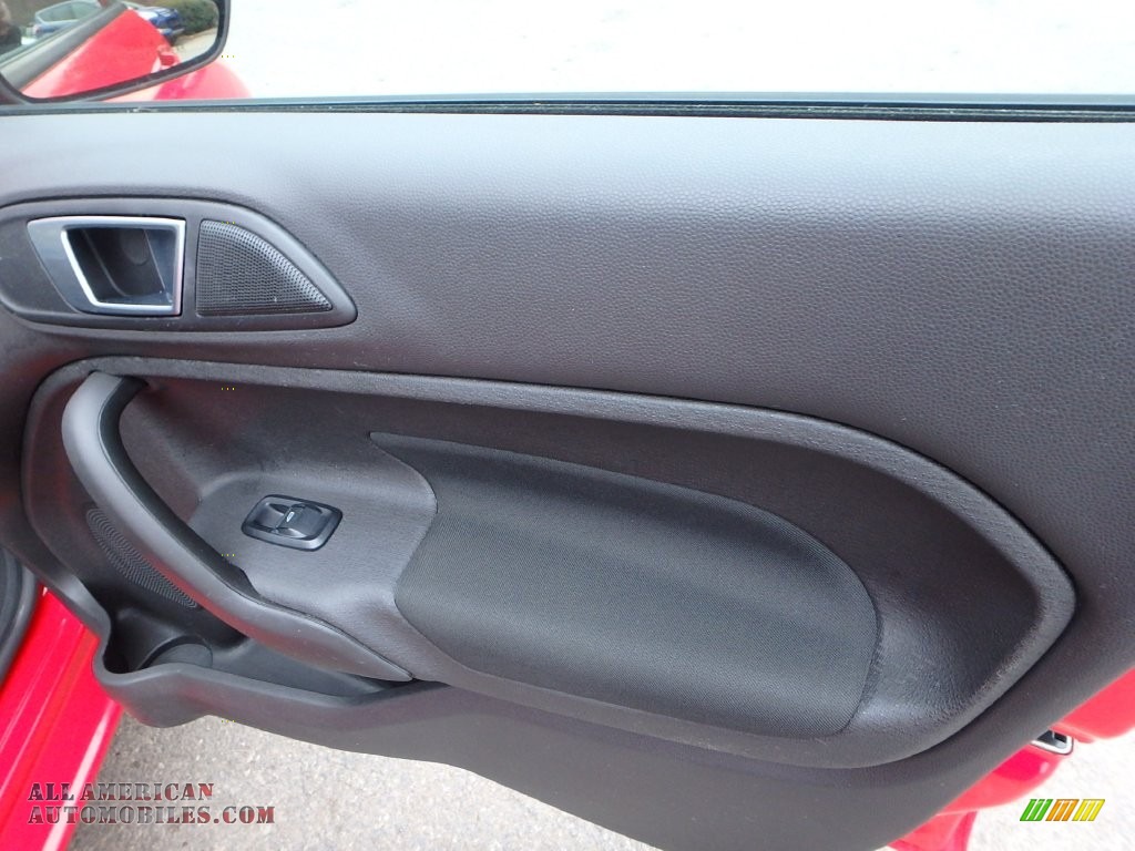 2015 Fiesta SE Hatchback - Race Red / Charcoal Black photo #10