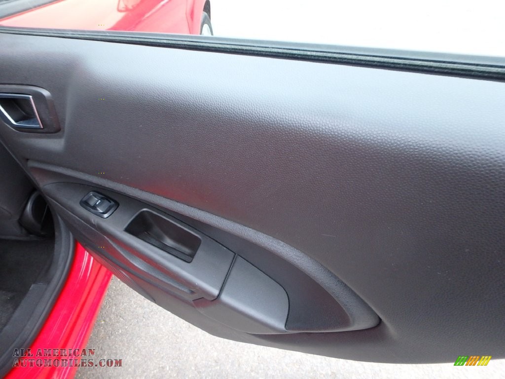 2015 Fiesta SE Hatchback - Race Red / Charcoal Black photo #12