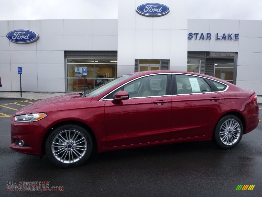 Ruby Red Metallic / Dune Ford Fusion SE
