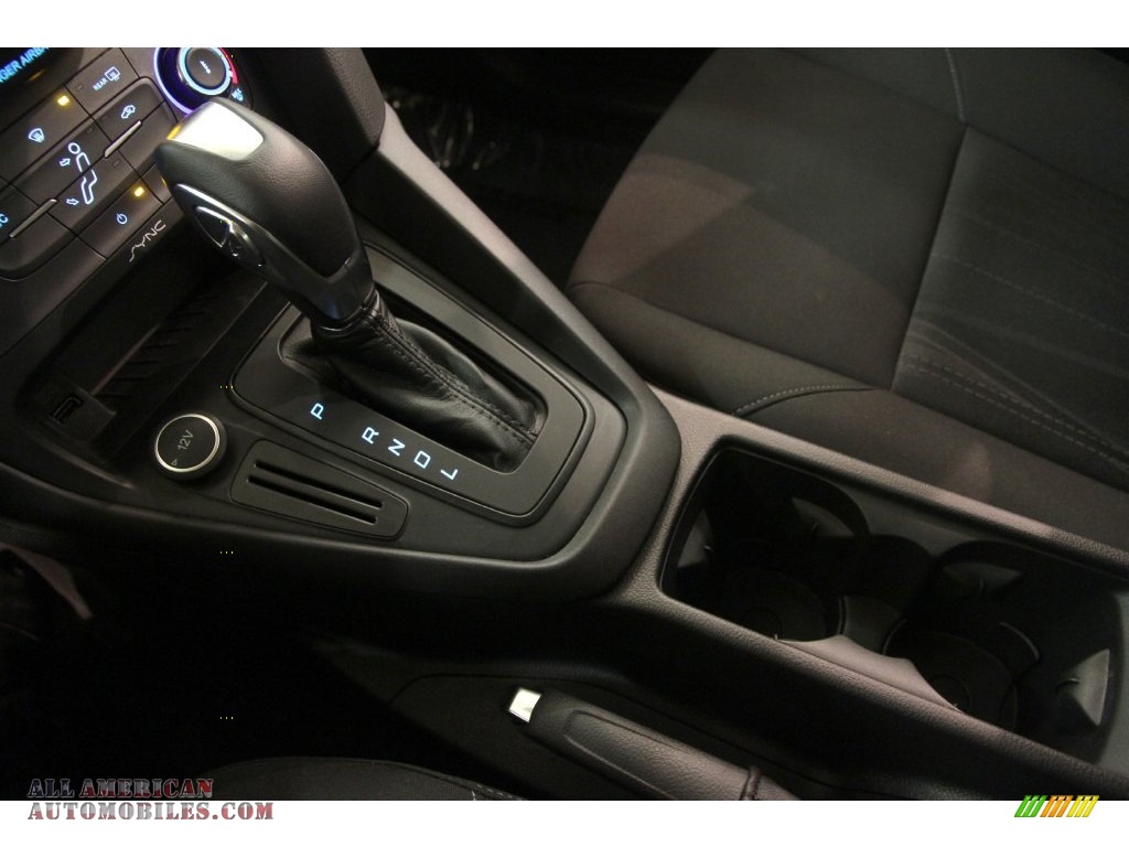 2015 Focus SE Hatchback - Magnetic Metallic / Charcoal Black photo #10