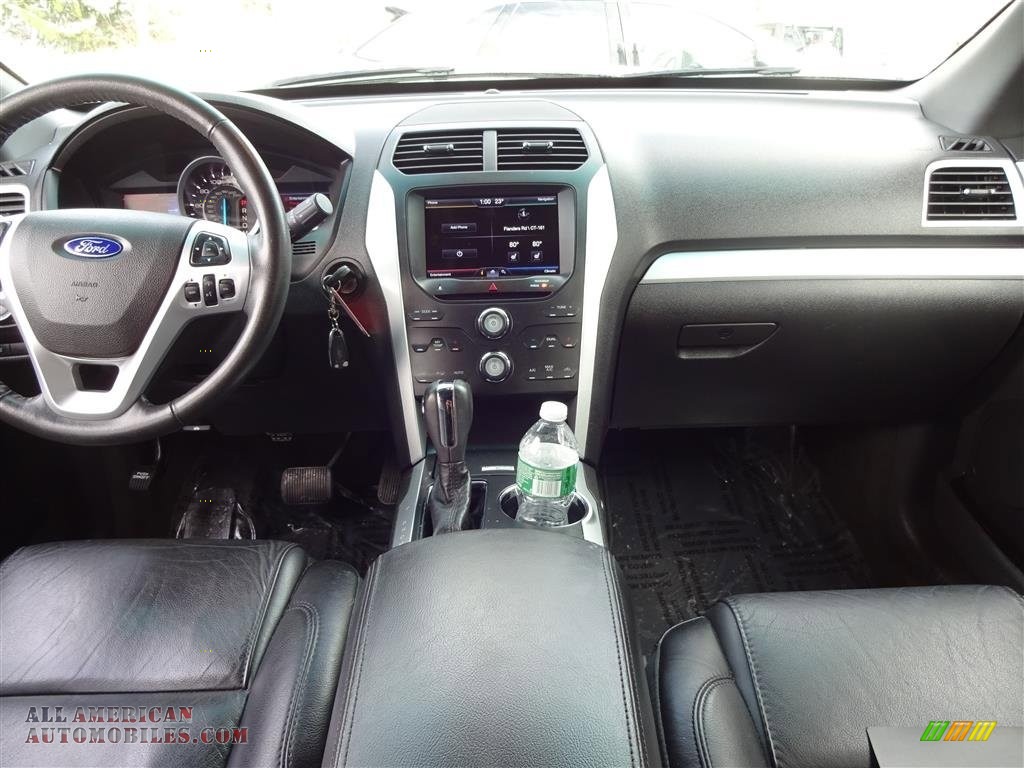 2013 Explorer XLT 4WD - White Platinum Tri-Coat / Charcoal Black photo #12
