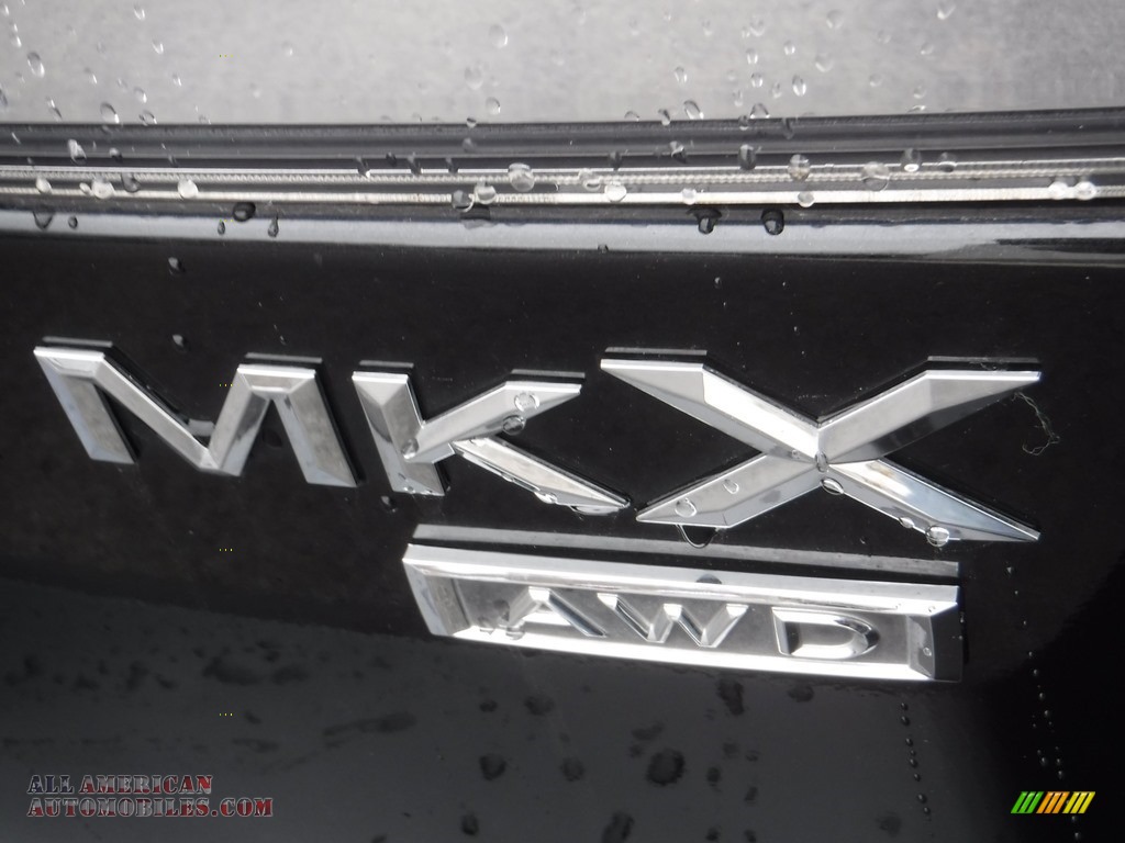 2010 MKX AWD - Tuxedo Black Metallic / Light Camel photo #9