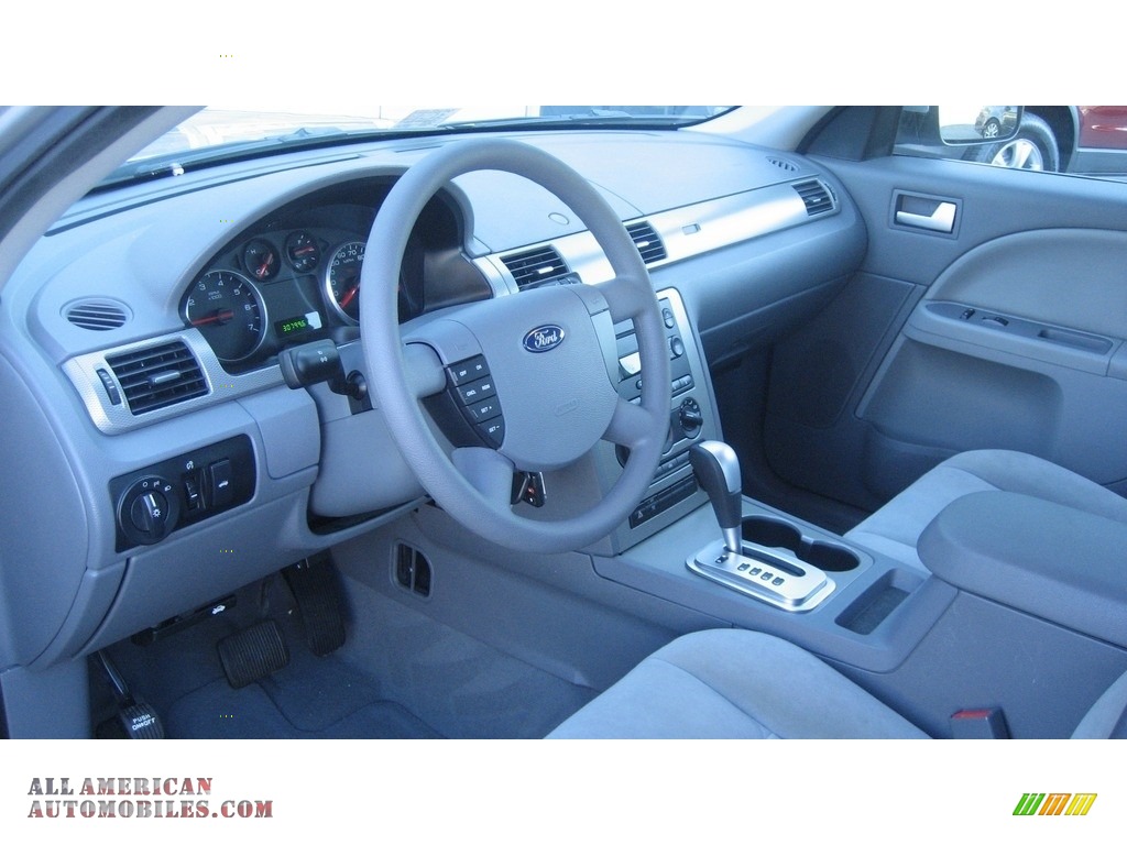 2005 Five Hundred SE - Silver Frost Metallic / Shale Grey photo #2