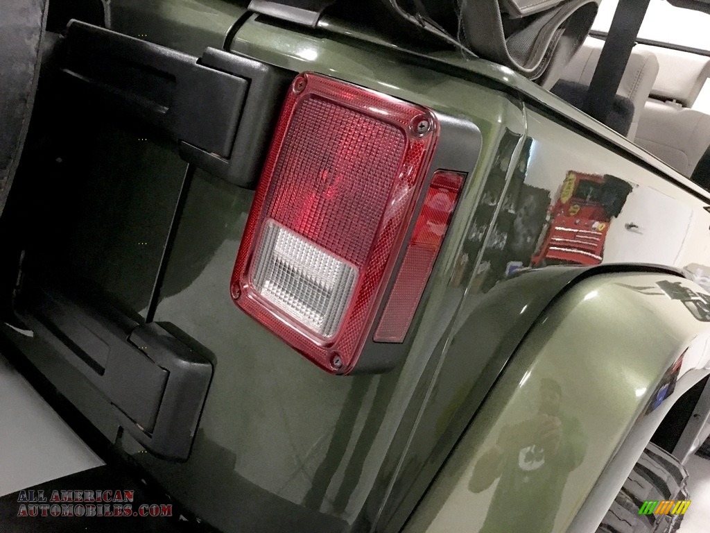 2008 Wrangler Unlimited Sahara 4x4 - Jeep Green Metallic / Dark Khaki/Medium Khaki photo #76