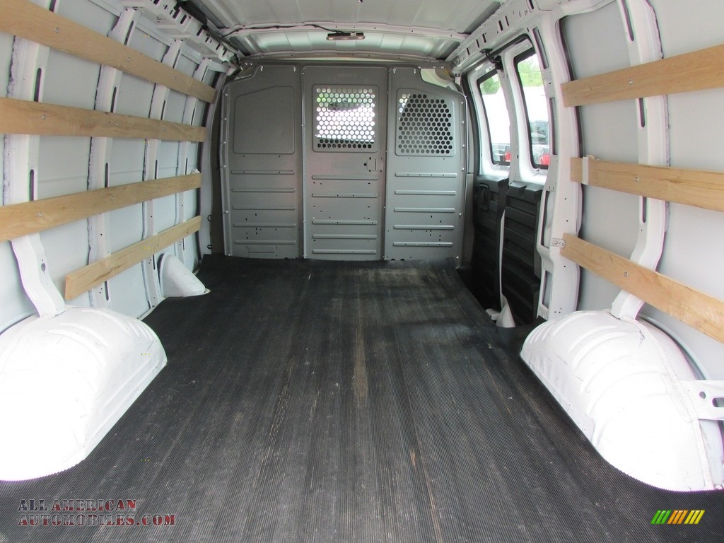2015 Savana Van 2500 Cargo - Summit White / Medium Pewter photo #35
