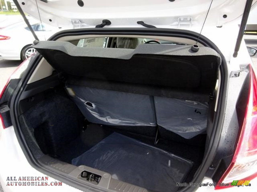 2016 Fiesta SE Hatchback - White Platinum Metallic Tri-coat / Medium Light Stone photo #15