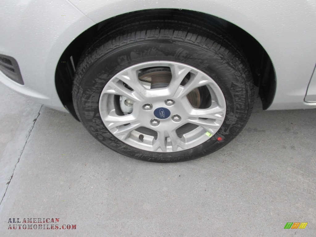 2016 Fiesta SE Hatchback - Ingot Silver Metallic / Medium Light Stone photo #11