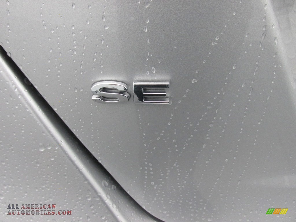2016 Fiesta SE Hatchback - Ingot Silver Metallic / Medium Light Stone photo #13