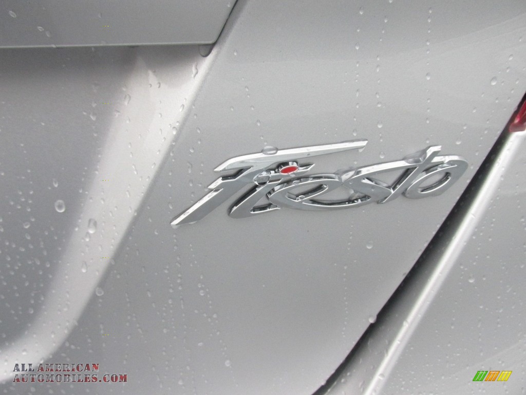 2016 Fiesta SE Hatchback - Ingot Silver Metallic / Medium Light Stone photo #14