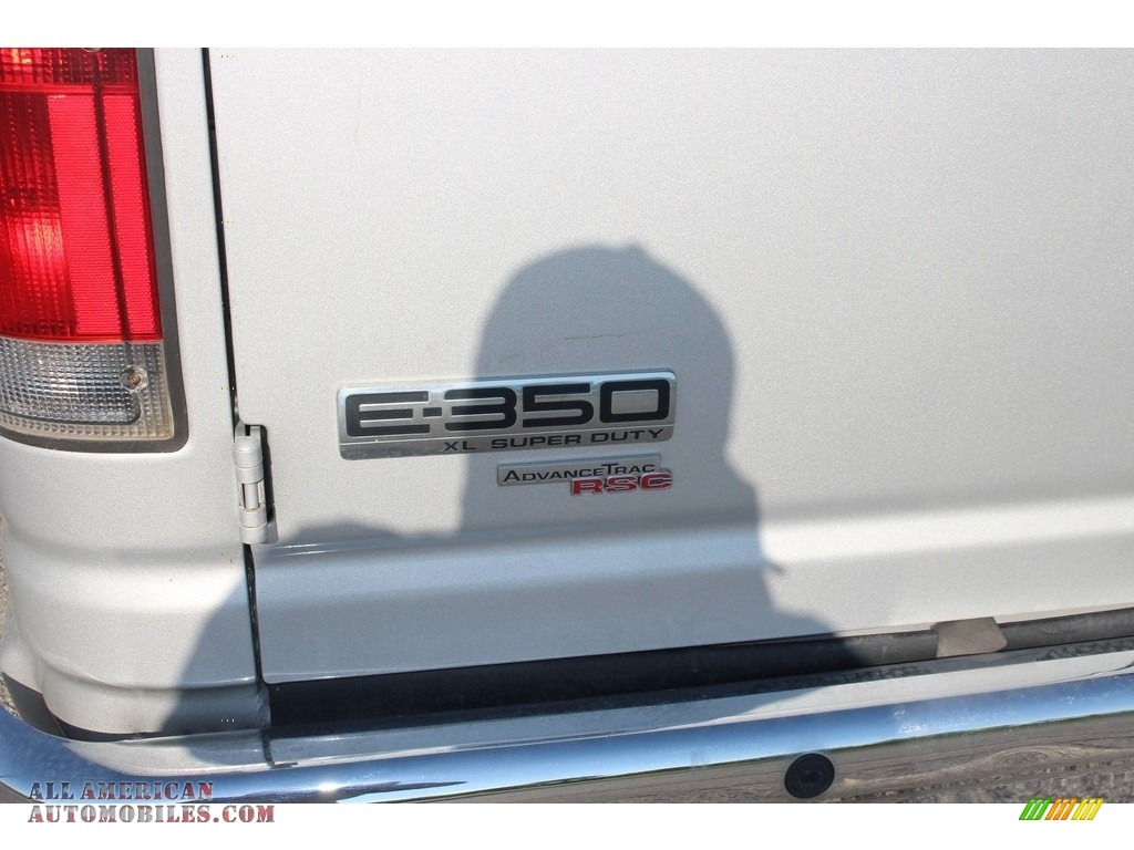 2009 E Series Van E350 Super Duty XLT Extended Passenger - Brilliant Silver Metallic / Medium Flint photo #32