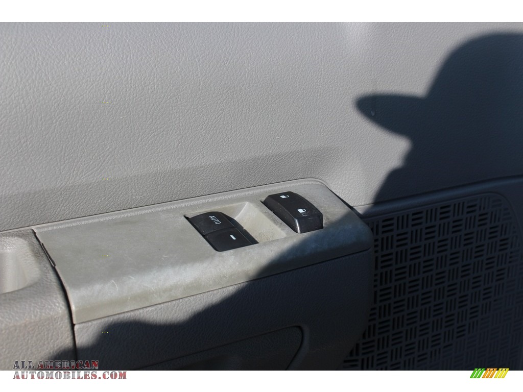 2009 E Series Van E350 Super Duty XL Extended Passenger - Pueblo Gold Metallic / Medium Flint photo #9