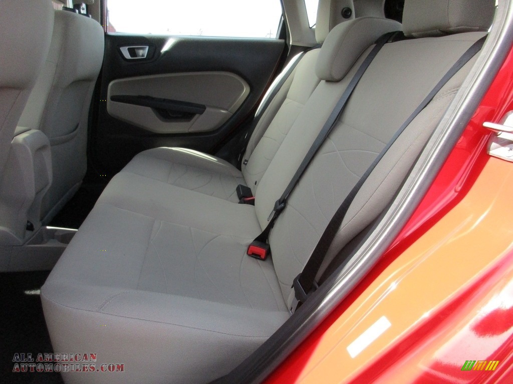 2015 Fiesta SE Hatchback - Race Red / Medium Light Stone photo #22