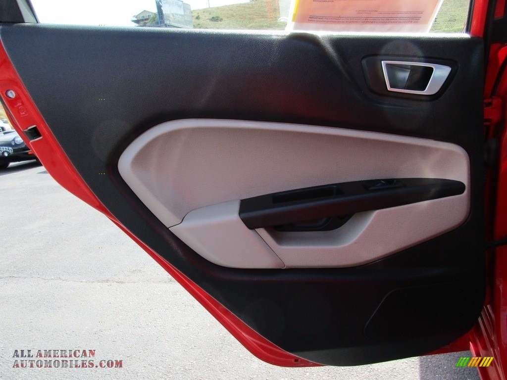2015 Fiesta SE Hatchback - Race Red / Medium Light Stone photo #23