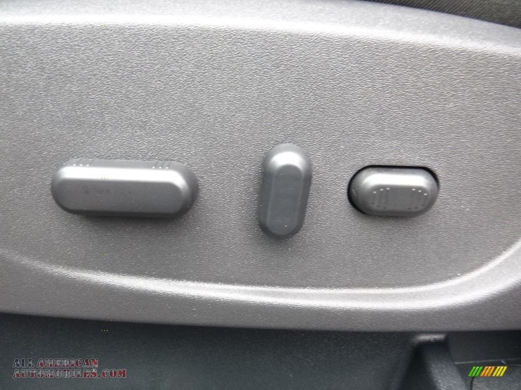 2017 Escape Titanium 4WD - Magnetic / Charcoal Black photo #11
