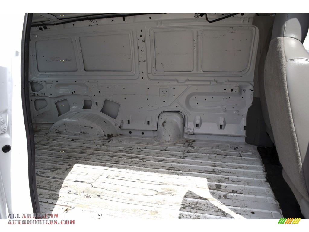 2009 E Series Van E150 Cargo - Oxford White / Medium Flint photo #4
