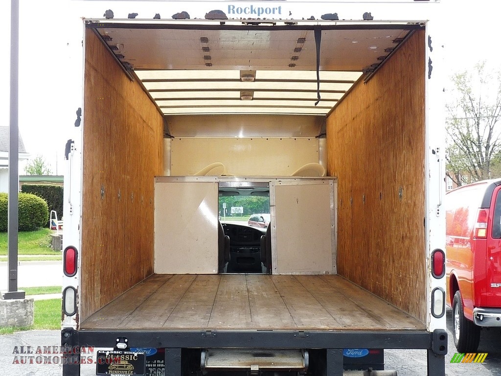 2008 E Series Cutaway E350 Commercial Moving Truck - Oxford White / Medium Flint photo #5