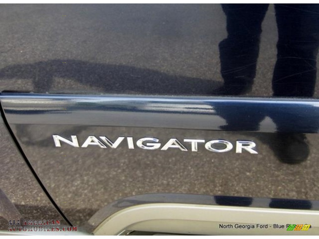 2004 Navigator Luxury 4x4 - True Blue Metallic / Light Parchment photo #31