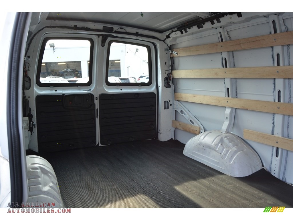 2015 Savana Van 2500 Cargo - Summit White / Medium Pewter photo #16