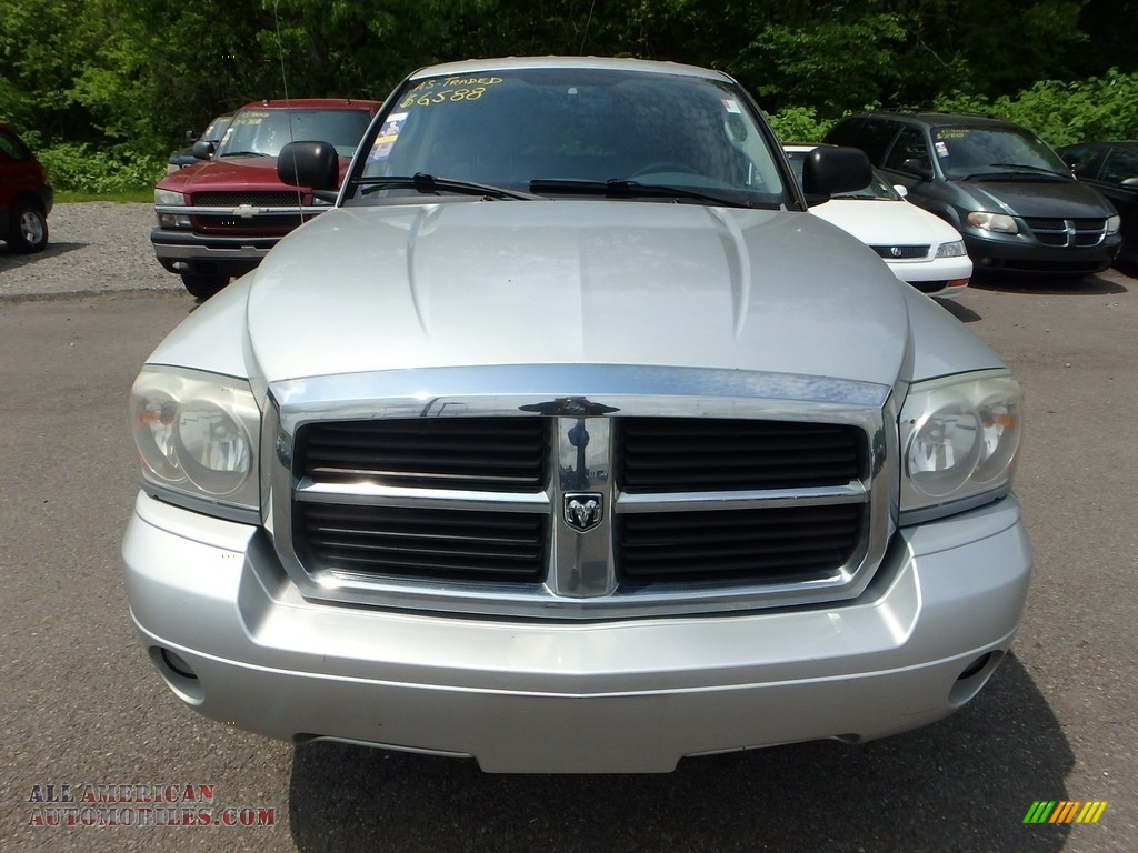 2007 Dakota SLT Quad Cab 4x4 - Bright Silver Metallic / Medium Slate Gray photo #6