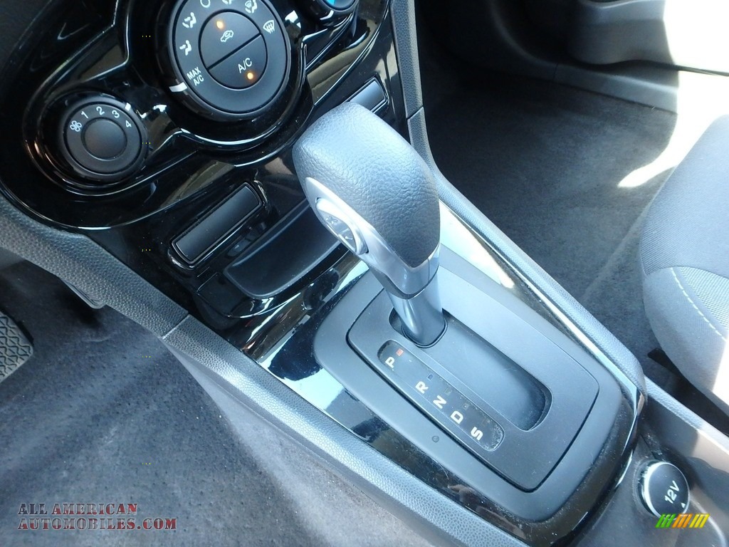 2014 Fiesta SE Sedan - Oxford White / Charcoal Black photo #20