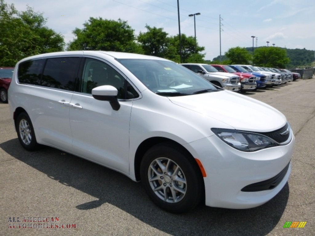 2017 Pacifica Touring - Bright White / Cognac/Alloy/Toffee photo #12