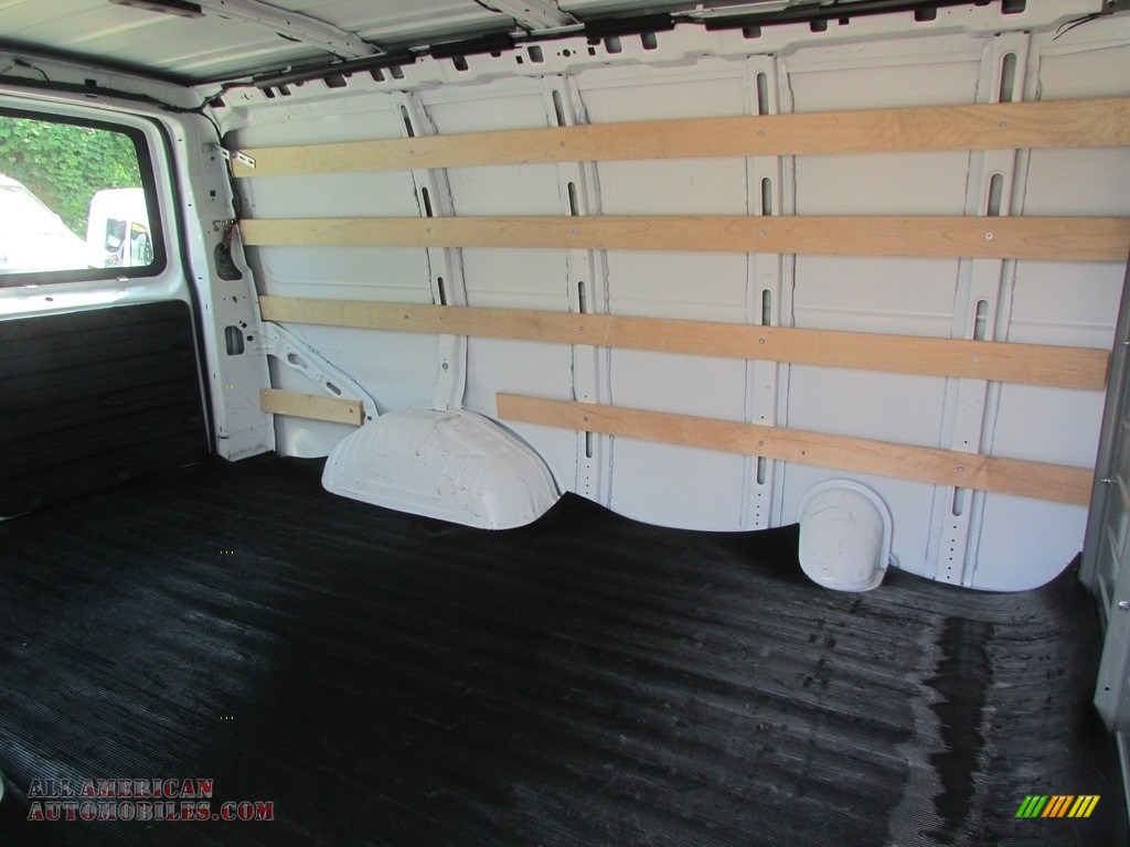2015 Savana Van 2500 Cargo - Summit White / Medium Pewter photo #31