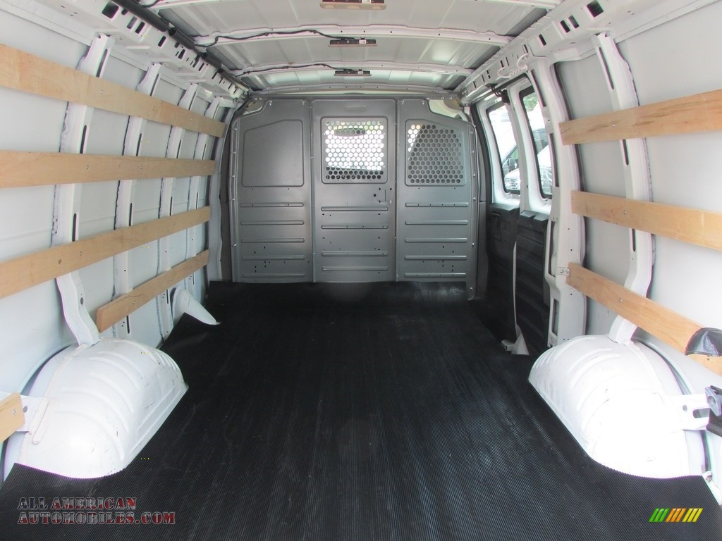 2015 Savana Van 2500 Cargo - Summit White / Medium Pewter photo #36