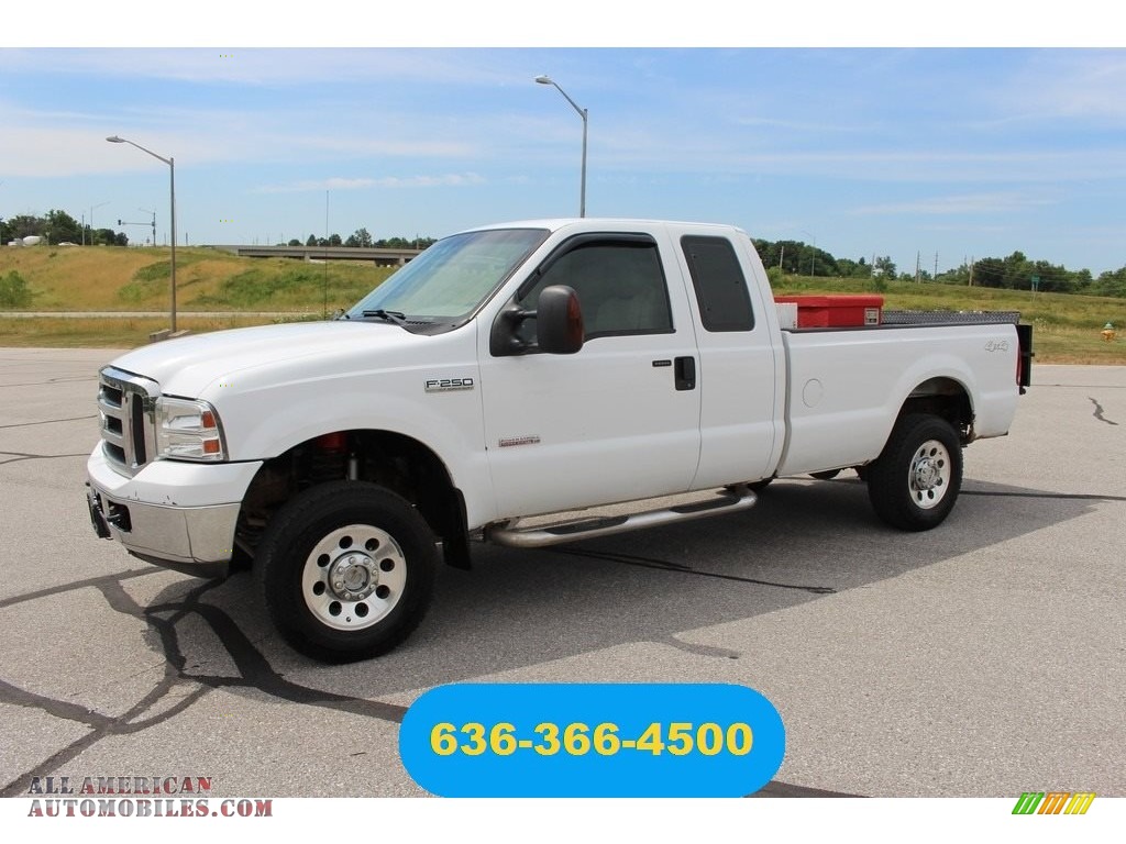 Oxford White Clearcoat / Tan Ford F250 Super Duty XLT SuperCab 4x4